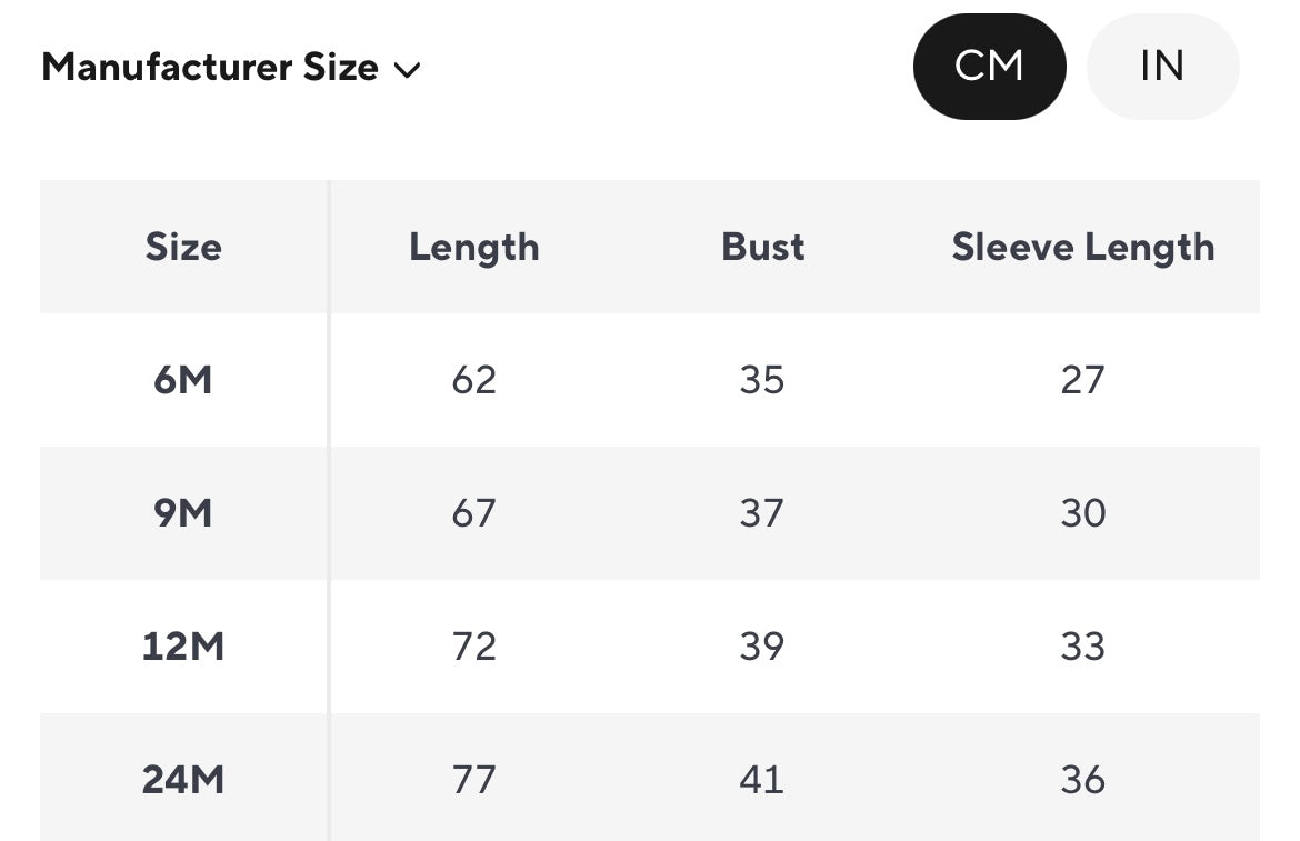 Table showing size chart for children's clothing with measurements in centimeters.