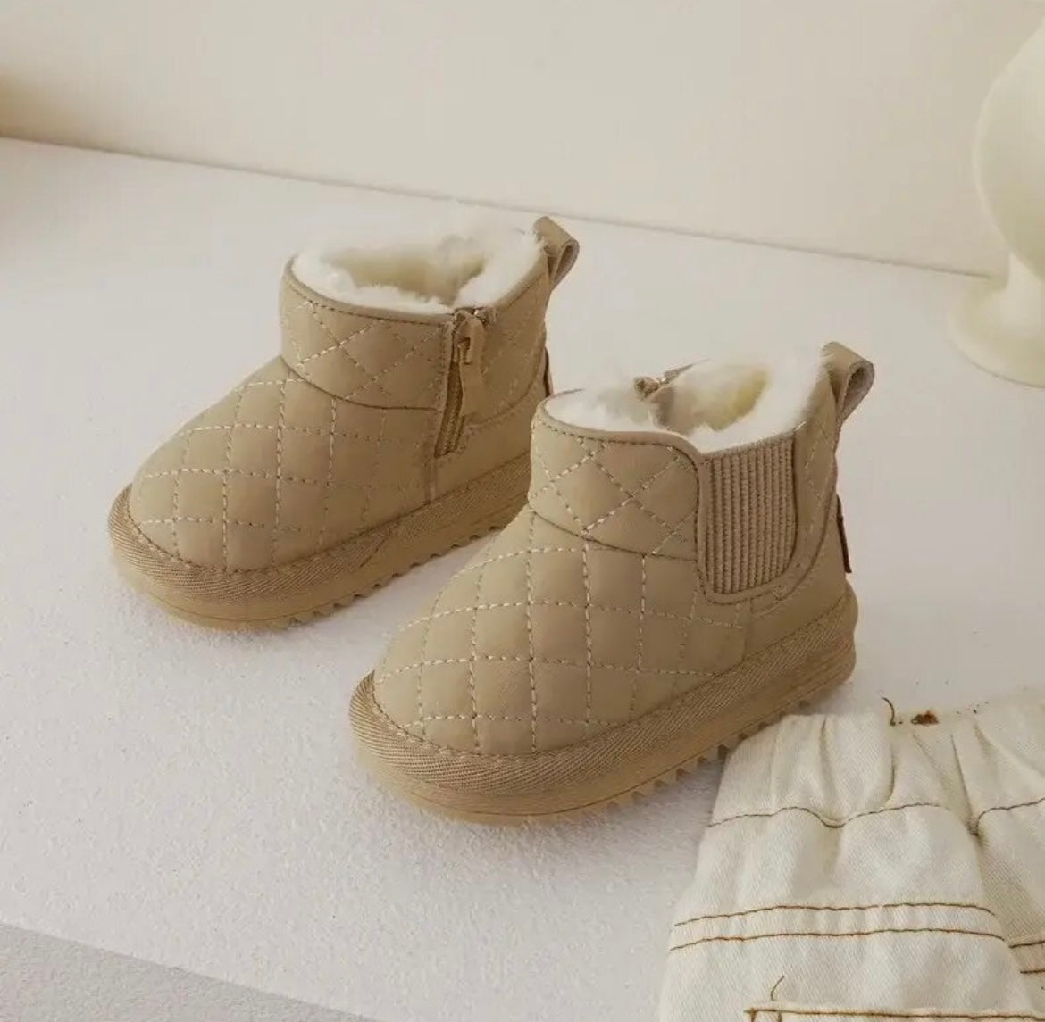 Quilted fur toddler and kids boots 